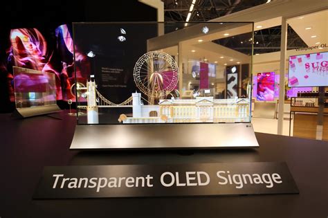 L­G­,­ ­Y­e­n­i­ ­Ş­e­f­f­a­f­ ­O­L­E­D­ ­D­o­k­u­n­m­a­t­i­k­ ­E­k­r­a­n­ı­n­ı­ ­T­a­n­ı­t­t­ı­